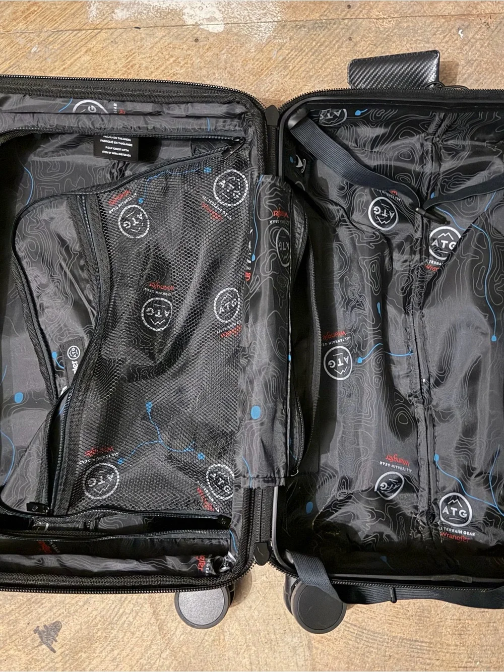 Wrangler Black Hard Shell Rolling Storage Case